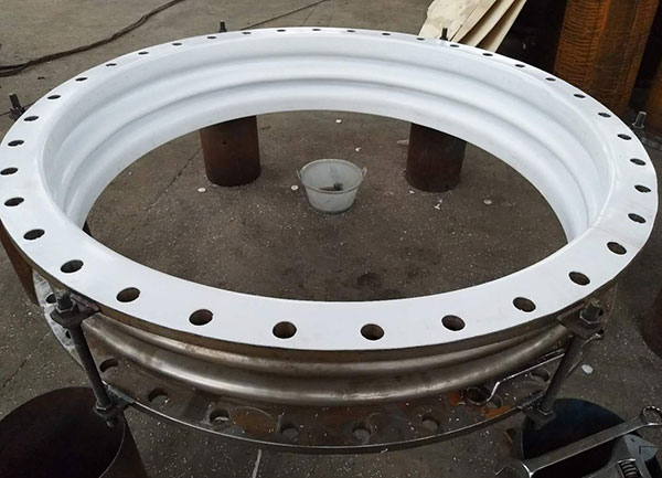 鋼襯四氟膨脹節(jié)